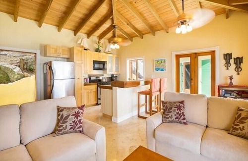 Estate Hull Villa | 199.00 Special for September October book now