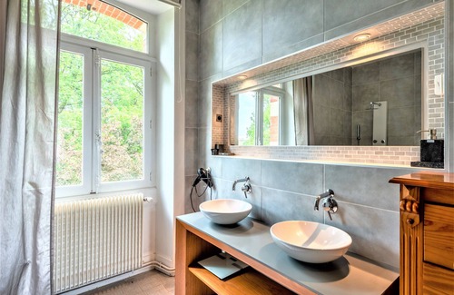 Beaumotte-les-Pin House | 19th century mansion with pool and park