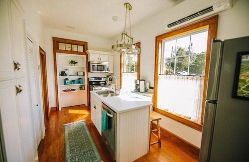 Newbern Cabin | 1B/S2 Cottage/Dublin/Ideal for Nurses/Contractors