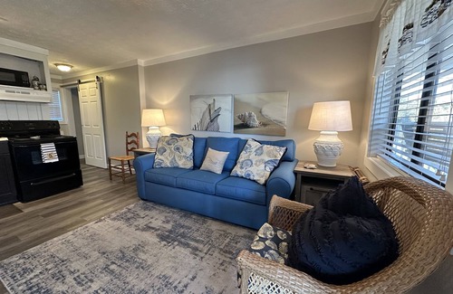 Gulf Lagoon Beach Condo | 1bd 1ba Family Friendly Pool Walk to Restaurants