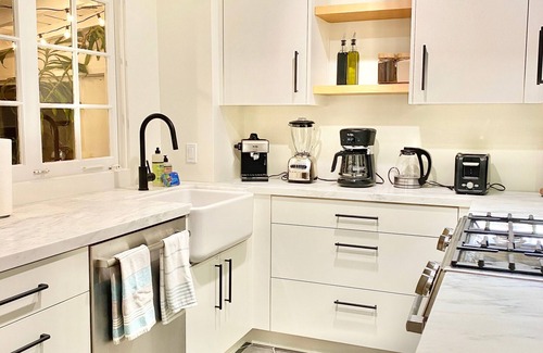 Oak Park Apartment | 1bd/1ba - Perfect downtown location