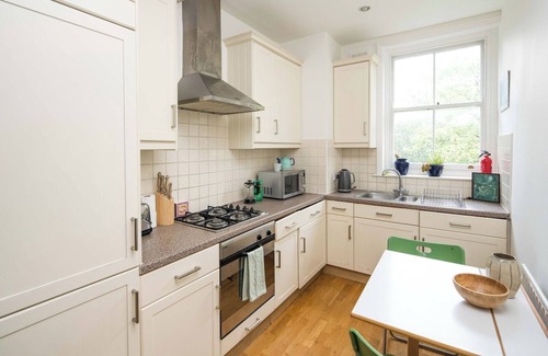 Woodberry Down Apartment | 1BD Flat Stoke Newington Well Connected CityCentre
