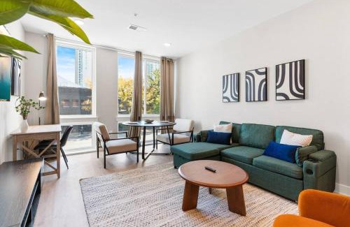 Northern Liberties Apartment | 1BD Sleeps 4 with Views - Near Fish Town and Old City