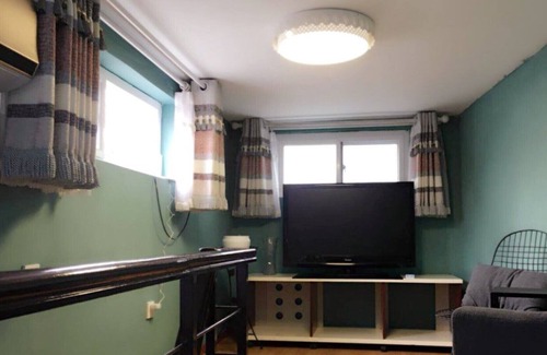 Dongcheng Apartment | 1Bedroom apartment in Houhai 5 minute from NanLuoGuXiang line8/6 metro station.