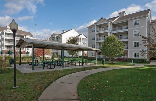 Pennington Bend Condo | 1br Condo with beautiful scenery & Grand ole Opry!