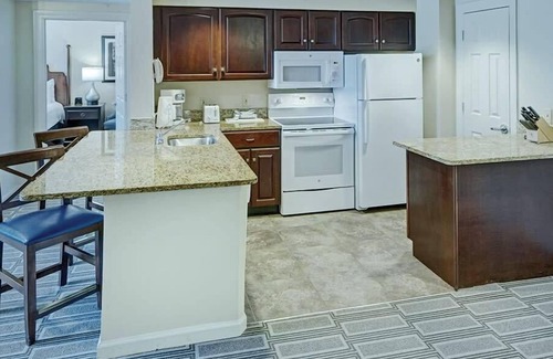 Old Town West Condo | 1br Deluxe Condo Experience US History!