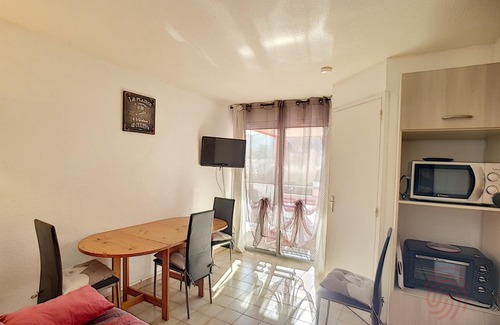 Lamalou-les-Bains Apartment | 1BR Flat with terrace, parking and wifi in Lamalou