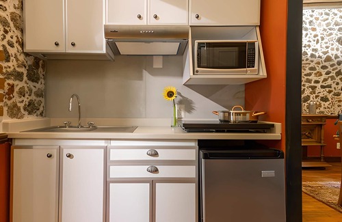 Historic Center Apartment | 1BR Historic suite w/balconies - 100 mts from the Cathedral. CASA SAUTO