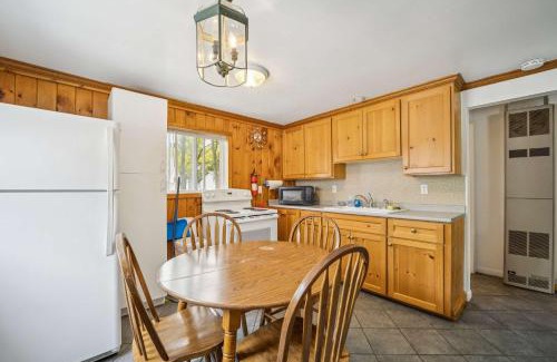 Greenbush Apartment | 1BR Lakefront Cottage - Perfect for Two