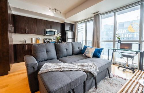 Downtown Toronto House | 1BR Luxury Condo - Downtown Toronto