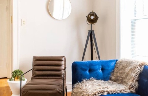 Ravenswood Apartment | 1BR Modern Apartment in Lincoln Square