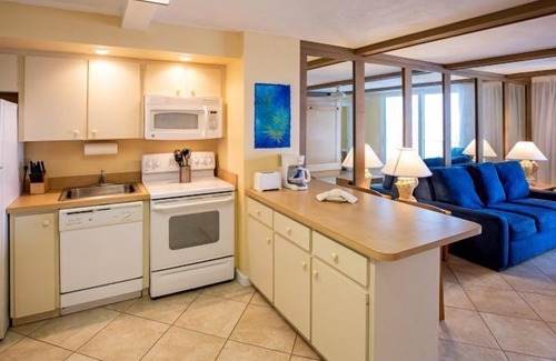 Daytona Beach Shores Condo | 1BR Oceanfront Condo w/Balcony & Kitchen