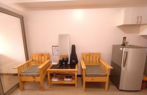 Bonifacio Global City Condo | 1BR Queen Sized w/Olympic Sized Pool and Exclusive Cafe Near Casinos & NAIA T3