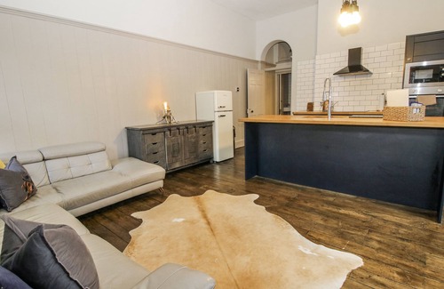 Shrewsbury Cottage | 1C COLLEGE HILL, pet friendly in Shrewsbury