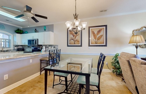 Central Myrtle Beach Condo | 1st floor condo with pool, onsite golf & close to beach