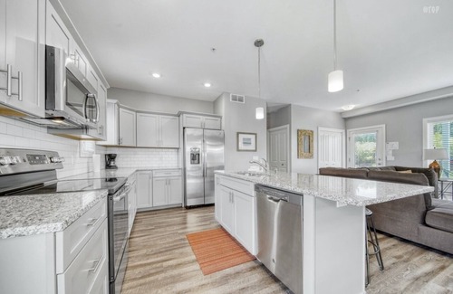 Douglas Condo | 2/2 Condo - Close to downtown Douglas, Saugatuck and Oval Beach