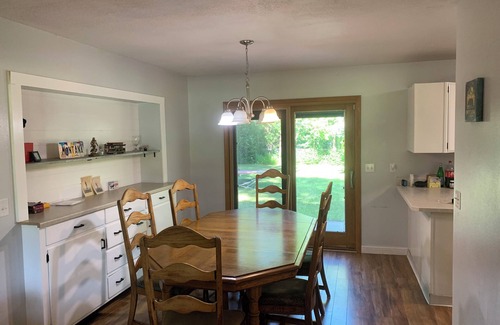 Billings House | 2,800 sqft large 2-bedroom house in safe sought after neighborhood with AC, WiFi