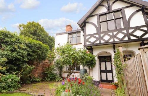 Hoole House | 2 Ashby Place