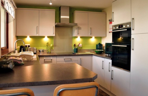 Bowness-on-Windermere Cottage | 2 bedroom accommodation in near Bowness on Windermere