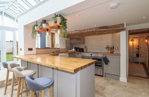 Thrussington Cottage | 2 BACK LANE, pet friendly, character holiday cottage in East Goscote