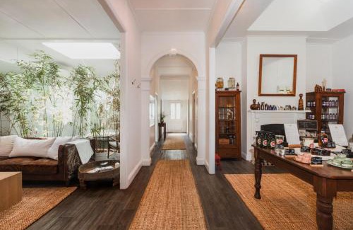Bangalow House | 2 BDR Bangalow Home and Sauna