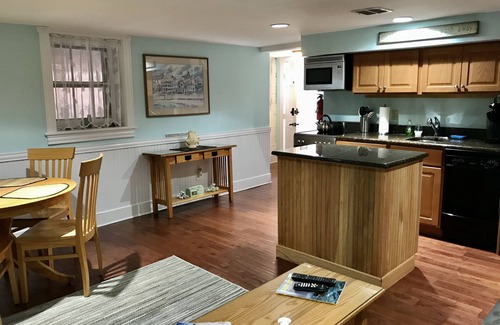 Cape May Condo | 2 Bdrm Condo-In Victorian Cape May-1/2 Block to Beach-Sleeps 6