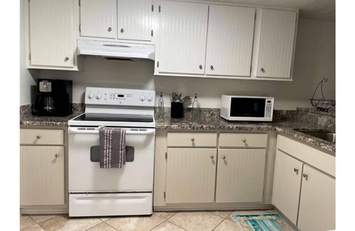 Crescent Beach Condo | 2 Bdrm Ocean view just steps away from Crescent Beach