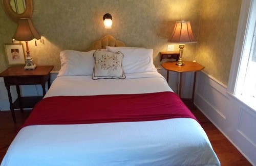 Port Albert Hotel | 2 bedroom Suite at the historic Port Albert Inn in beautiful Port Albert, Ontario!