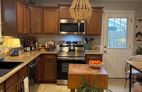 Jefferson House | 2 bed/1 bath in Quiet New Orleans Neighborhood