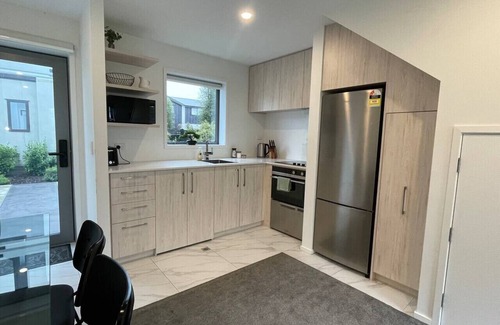 Upper Riccarton House | 2 Bed 2 Bath Retreat