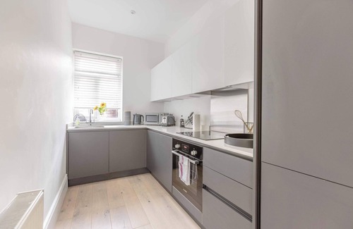 Ascot Apartment | 2-Bed Close to Windsor Castle & Ascot Races