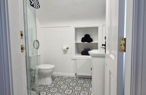 Tyrone House | 2 Bed cottage-Sleeps 4-Private Garden-Parking