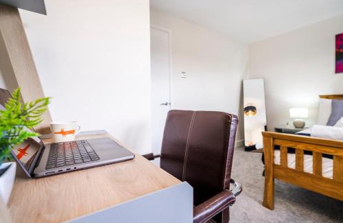 Harlow House | 2 Bed Elegant home with Parking in Harlow
