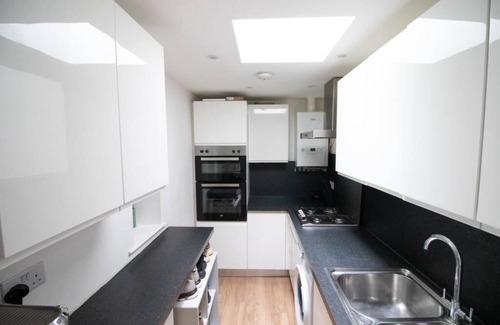 Wimbledon Park Apartment | 2 bed Home from Home Apartments SW19