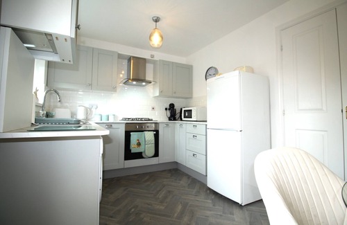 Ashington House | 2 Bed House - Large Garden - Fully Refurbished
