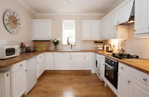 Saltmarshe House | 2 Bed in Howden G0113