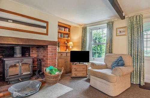 Salthouse House | 2 Bed in Salthouse NCC15