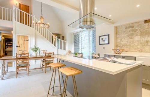 Fonthill Bishop House | 2 Bed in Tisbury 78165