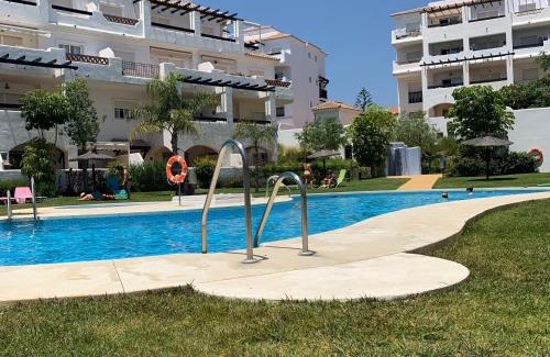 San Luis de Sabinillas Apartment | 2 Bed-Sleeps 4-Private Patio-Pool-AirCon