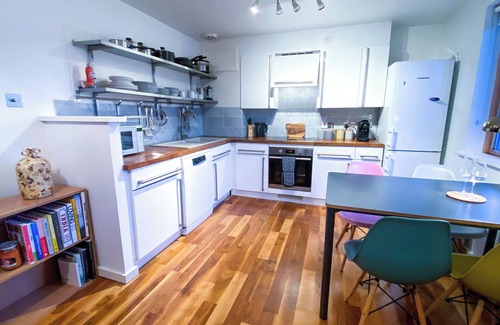 Weavers Apartment | 2 bed with Parking Shoreditch home