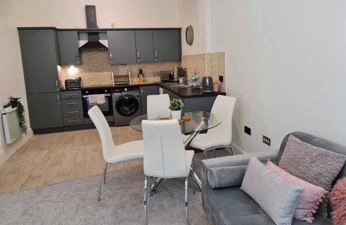 Sutton-in-Craven Apartment | 2 Bed Woodland Retreat - Garden & Free Parking