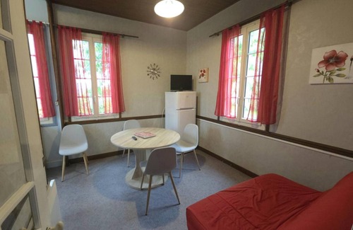 Castelnaud-la-Chapelle Cottage | 2-bedroom house near Sarlat, nature and culture, terrace and BBQ