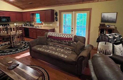 Hayesville Cabin | 2 Bedroom 1 Bath Hayesville Cabin