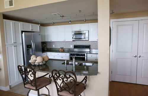 Galveston Condo | 2 Bedroom, 2 Bath - 15th Floor Luxury Condo Directly On The Beach