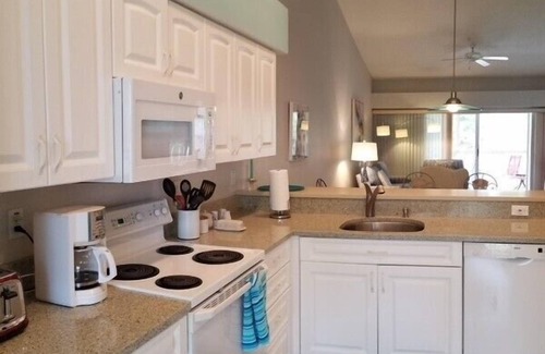 Palmer Ranch Condo | 2-bedroom 2 bath active community at Stoneybrook