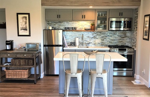 San Clemente Apartment | 2 bedroom/2 bath - coastal canyon ocean view; walk to beach, pier and downtown!