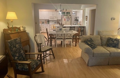 Hyde Park Condo | 2 Bedroom 2 Bath Condo In East Hyde Park on Wasson Way Trail with Pool
