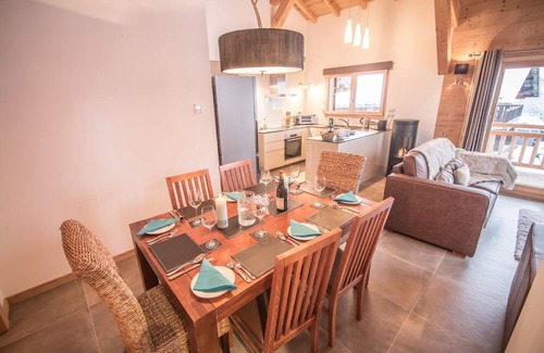Samoens Apartment | 2 bedroom, 2 bathroom apartment for up to 5 people, just 200m from the ski lift