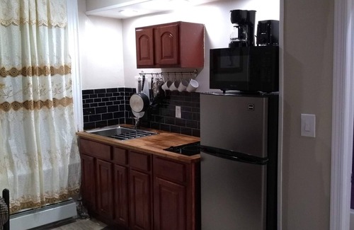 Harlem Hotel | 2 BEDROOM 3RD FLOOR RENOVATED W/KITCHEN - 3 MINUTES TO SUBWAY