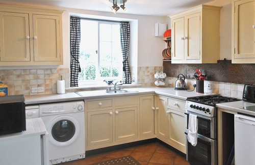 Potter Brompton Cottage | 2 bedroom accommodation in Brompton by Sawdon